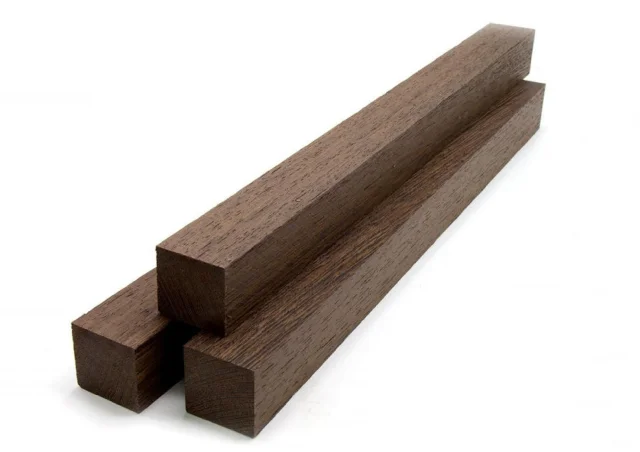 Wenge – větší hranol 48 × 48 × 500 mm